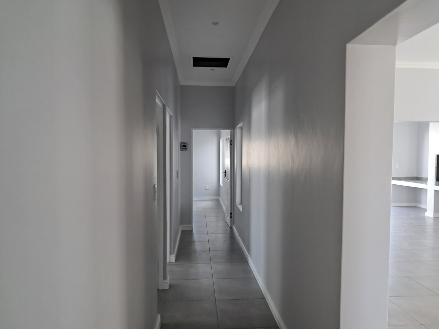 3 Bedroom Property for Sale in Sandy Point Western Cape
